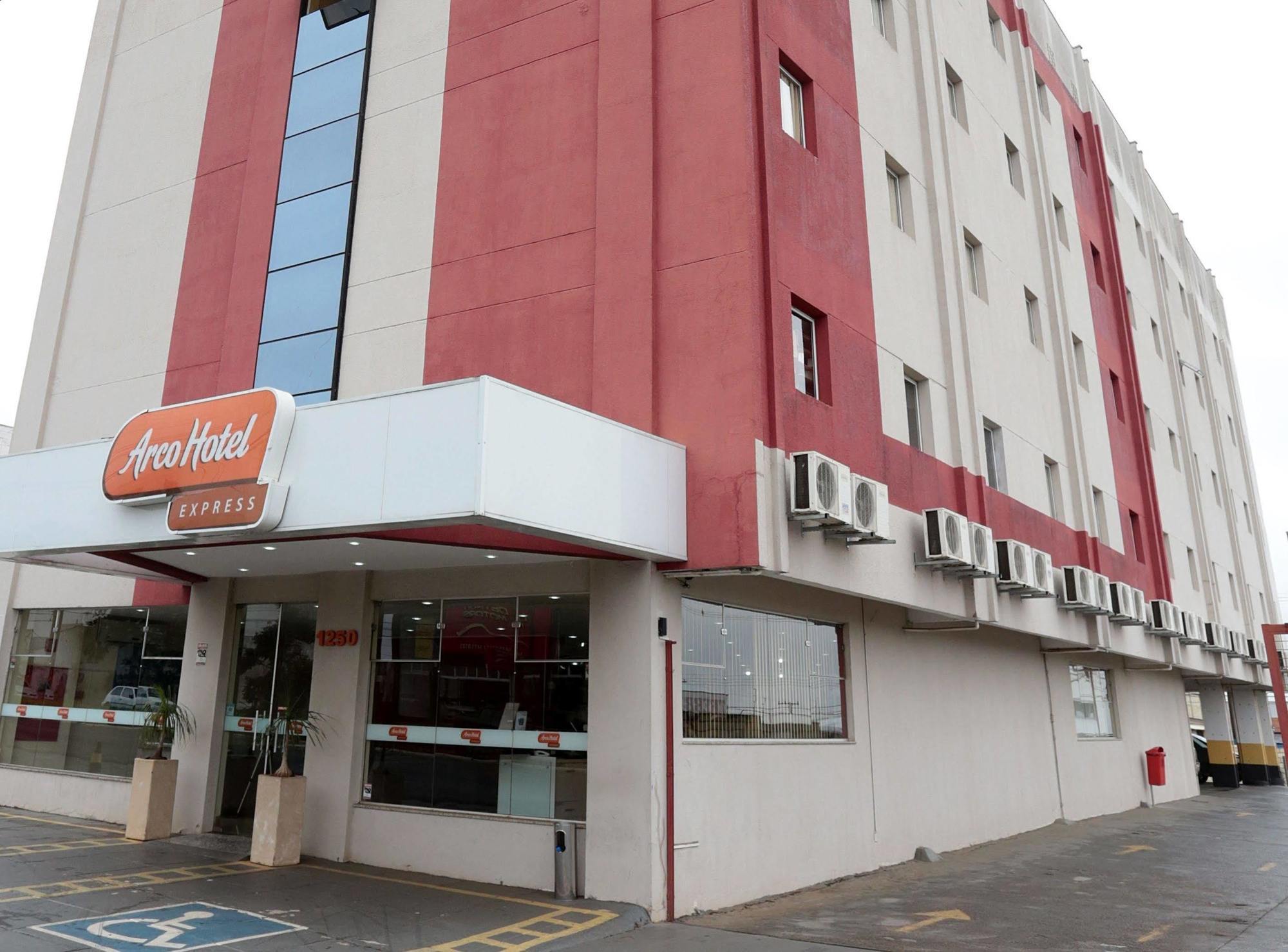 Hotel Dan Inn Sao Carlos By Nacional Inn エクステリア 写真